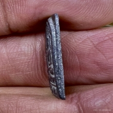 พระสี่เหลี่ยมมะขามเฒ่า เนื้อตะกั่วหลังยันต์ 