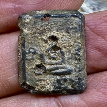 เหรียญหล่อชินตะกั่ว หลังจารย์ มะขามเฒ่า เก่าแห้วๆ