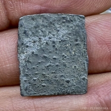 พระสี่เหลี่ยมเนื้อชินตะกั่ว มะขามเฒ่าข้างยันต์อุ สวยเดิม ๆ