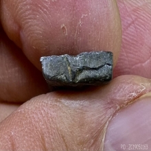 พระสี่เหลี่ยมเนื้อชินตะกั่ว มะขามเฒ่าข้างยันต์อุ สวยเดิม ๆ