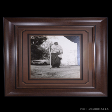 ภาพถ่าย “ต้นฉบับ ถือไม้เท้า” หลวงปู่แหวน สุจิณฺโณ