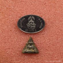 พระพิจิตรข้างเม็ดกรุเขาพนมเพลิง