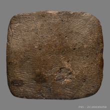 หลวงพ่อปาน วัดบางนมโค พิมพ์ปลาหมอเล็ก ยันต์ชิดเข่า