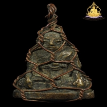 รูปหล่อรุ่นแรกหลวงปู่จันทร์วัดนางหนูปี2492ถักเชือกสุดคลาสสิค