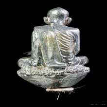 รูปหล่อรุ่นแรก เนื้อเงินพดด้วง หลวงปู่กาหลง เขี้ยวแก้ว