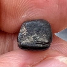 ปิดตาผงคลุกรัก ขนาดเล็กเก่ามากแห้งๆ ผงจัดดูง่าย สมบูรณ์