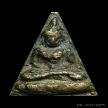 พระชัยวัฒน์ครึ่งซีก แต่งเก่าเดิมๆ หลวงปู่เอี่ยม วัดหนัง