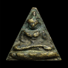 พระชัยวัฒน์ครึ่งซีก แต่งเก่าเดิมๆ หลวงปู่เอี่ยม วัดหนัง