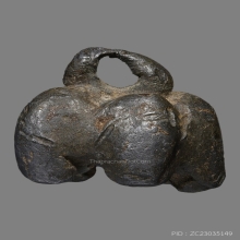 ปิดตาพวงชมพู่ หลวงพ่อดำ วัดกุฎิ พิมพ์พวงห้า