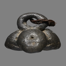 ปิดตาพวงชมพู่ หลวงพ่อดำ วัดกุฎ พิมพ์พวงสาม