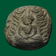 พระกรุวัดจุฬามณี เนื้อดิน พิมพ์ฤาษีซุ้มเปลวเพลิงหลังนาง