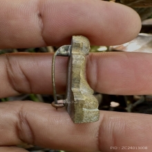 หลวงพ่อพรหม รุ่นเข่ากว้างเนื้อทองระฆัง หลังเข็มกลัดองค์ที่2