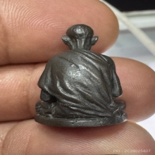 รูปหล่อก้นหนู หลวงพ่อเกษม