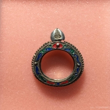 พระปิดตาฝังพลอย(ฝังทับทิม) หลวงปู่ทิม พิมพ์เล็ก หลังยันต์ 5 