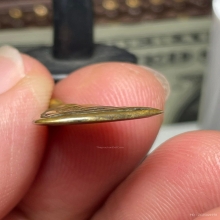 เหรียญหล่อจอบเล็ก หลวงพ่อเงิน พิมพ์แข้งตรง