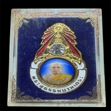 เข็มกลัดมงกุฎเพชรพระสุธรรมเล็กนิยม