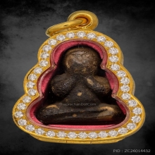  หลวงปู่เอี่ยม ปฐมนาม พระปิดตา บรรจุกรุ พิมพ์ชลูดใหญ่