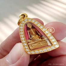 รูปหล่อกายสังขาร หลวงปู่เดินหน เนื้อทองคำ (องค์ที่ 6)