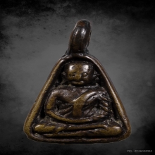 หลวงพ่อเงิน วัดบางคลาน จอบเล็ก แข้งติด