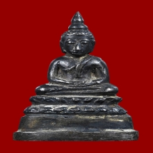 พระชัยวัฒน์สมัยอยุธยา พิมพ์สมาธิ  ก้นกลวง เนื้อเงิน