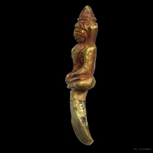 พระยอดธง เนื้อทองคำ