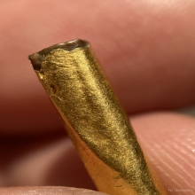 ตะกรุดสาริกาทองแดงหุ้มทองคำ 