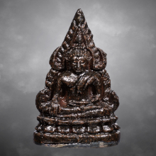 พระพุทธชินราช ปี2545 เนื้อเหล็กน้ำพี้ก้นเงิน พิมพ์เล็ก