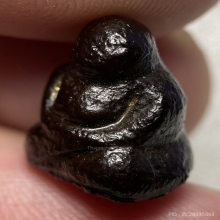 พระสังกัจจายน์จิ๋ว เนื้อผงจุ่มรัก 