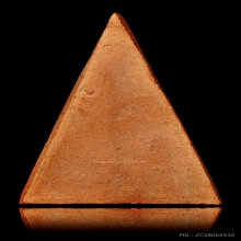 นางพญาซุ้มเส้นคู่หลวงพ่อกวย เนื้อผงแหวกม่าน ยุคต้น