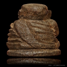 รูปเหมือนหลวงพ่อเงิน เนื้อไม้โพธิ์แกะ เก่าถึงยุค