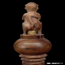 ไม้ครูสี่หูห้าตาครูบาบุญยัง เนื้อไม้ดุมล้อเกวียน จ.ลำพูน