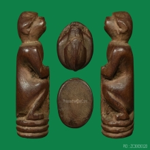 ลิง หลวงพ่อดิ่ง วัดบางวัว เนื้อไม้พุดซ้อน ( องค์ที่ 1 )