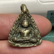 เหรียญหล่อจอบเล็ก หลวงพ่อเพชร วัดท่าหลวง