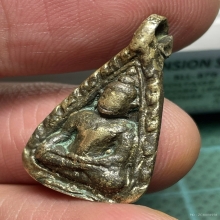 เหรียญหล่อจอบเล็ก หลวงพ่อเพชร วัดท่าหลวง