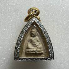 พุทโธน้อยคุณแม่บุญเรือน รุ่นแรก พิมพ์เล็ก เนื้อดิน พ.ศ.2494