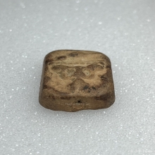 หลวงพ่อปาน พิมพ์ทรงนกสมาธิ  เนื้อดินเผา พ.ศ. 2460