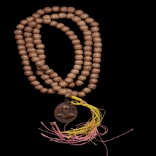 +บัตรสมาคม สร้อยประคำหลวงพ่ออุตตมะ เนื้อไม้