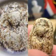 พระสมเด็จวัดพลับ (พิมพ์สมาธิเข่ากว้าง) 