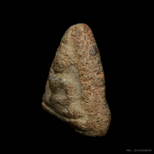 พระนางพญา กรุวัดทรงมะค่า พิมพ์ข้างเม็ด เนื้อดินเผา จ.สุโขทัย