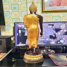 25 ศตวรรษ ฐานกว้าง 7 นิ้ว สูง 26นิ้ว หลวงปู่พวง สุวีโร 