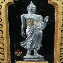 แผ่นโลห์ปั้มพุทธลีลา25พุทธศตวรรษ์ ปี2500