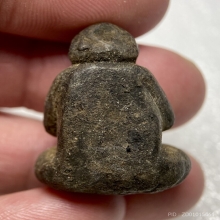 พระปิดตา เนื้อผงคลุกรักเก่า