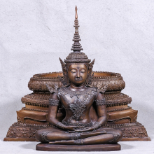 พระแก้วมรกต รุ่นแรก การบินไทย 9 นิ้วสองถอด