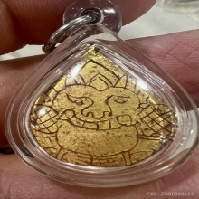 พระราหู กะลาแกะ ลงชาดแดงปิดทอง ครูบานันตา ประกบคู่