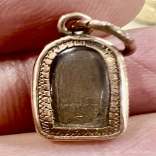 พระปรกมะขามรุ่นแรกปู่สีห์ วัดสะแก 2519 หลังตอกโค๊ด เลี่ยมนาค