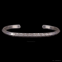 กำไลจักรพรรดิ์ตราธิราช เนื้อเงิน หลวงปู่หมุนวัดบ้านจาน