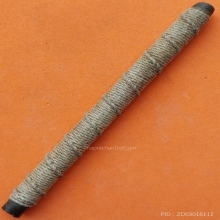 ม้วน 5 รอบ ยาว 4 นิ้ว เนื้อทองเหลือง เห็นคราบความเก่า