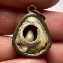 เบี้ยจั่นหลวงพ่อนุ่ม วัดนางใน จ.อ่างทอง (ชำรุด)