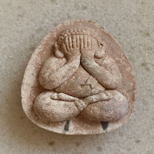 พระปิดตา หลวงปู่หงษ์ วัดเพชรบุรี จ.สุรินทร์ ปี 2553