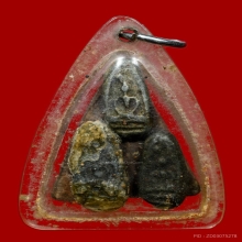 พระพิจิตรเม็ดข้าวเม่า ชินเขียว 3 องค์ พร้อมนางเนื้อดิน